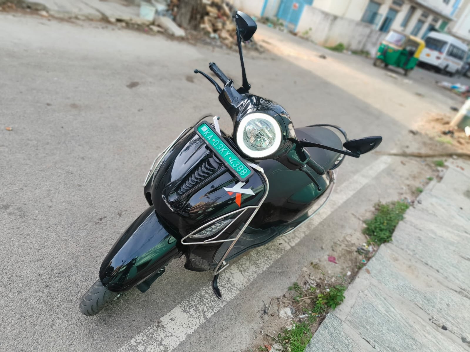 Vehicle Image 4